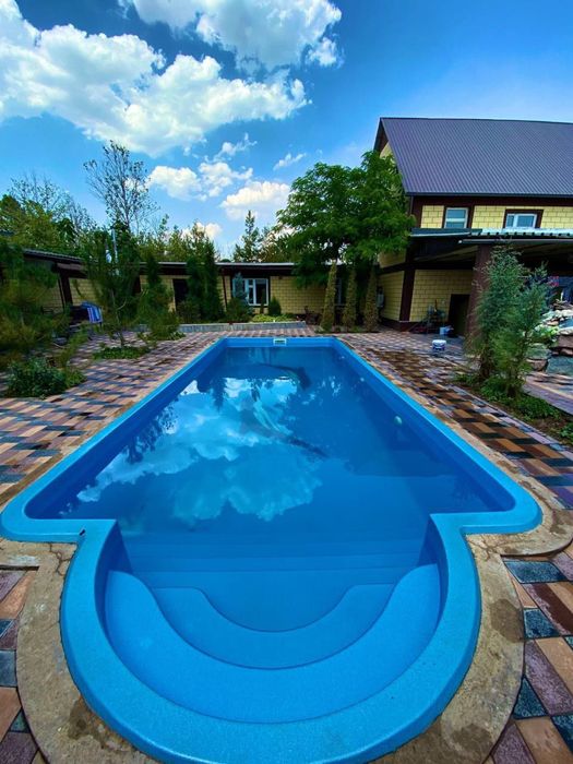 Сдаётся в аренду посуточно 3х этажная Дача