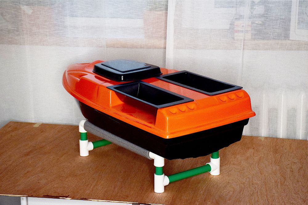 Coca Navomodel Plantat Nadit model EVO SPEED Bait Boat