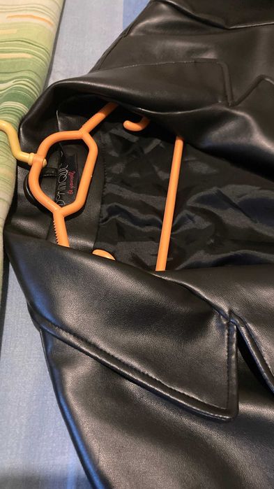 Дамско кожено яке - размер L