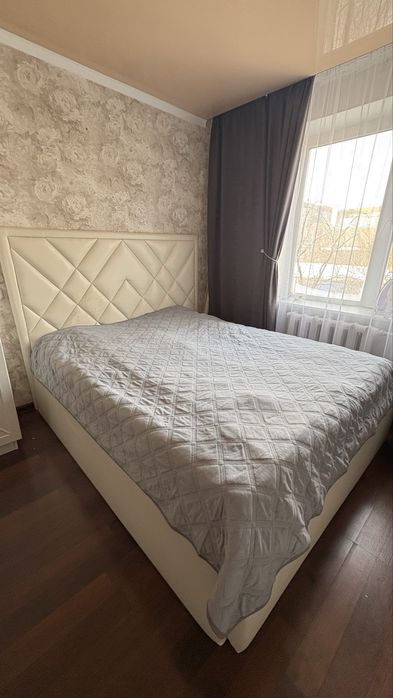 Двухспальная кровать продаю