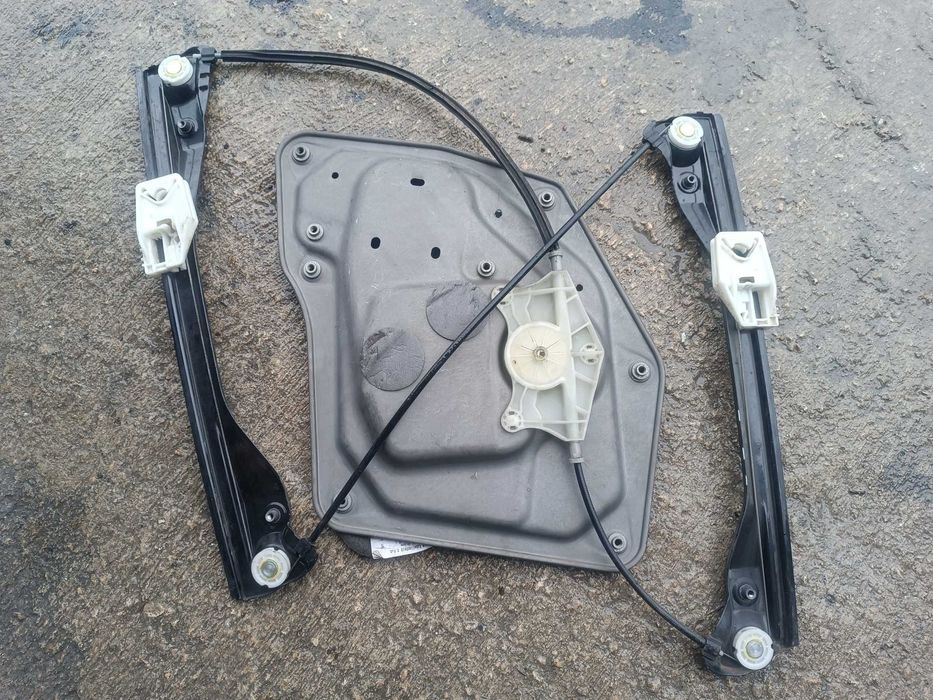 Механизъм дясно стъкло за Шкода Суперб / Superb 3T0837403B