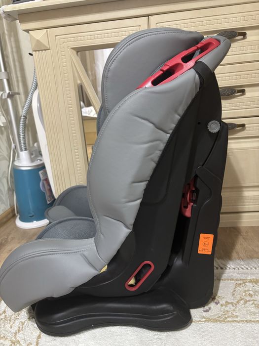 Продам автокресло Olsson