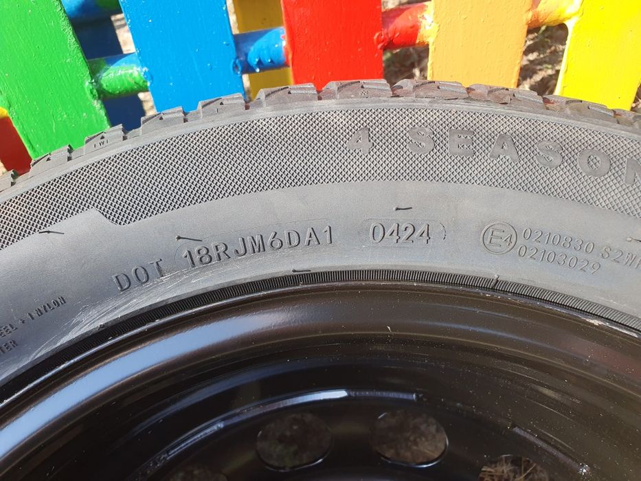 Vând sau schimb roată Golf 6