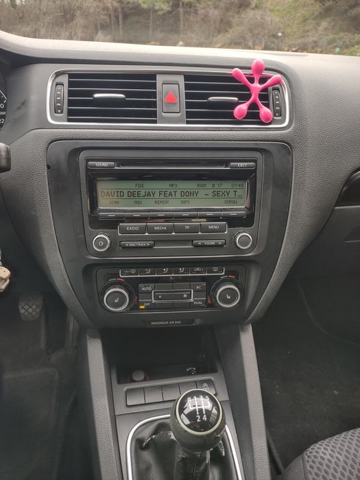 VW Jetta 1.6TDI Bluemotion ръчка