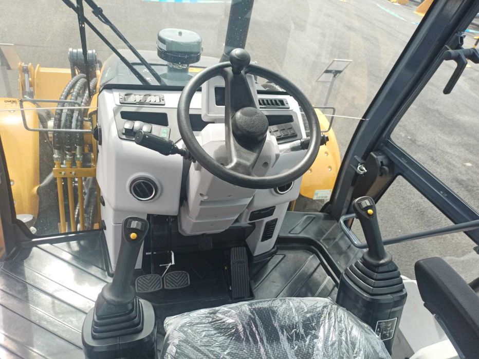 Погрузчик экскаватор XCMG XC8-S3570 1,3-0,26 куб
