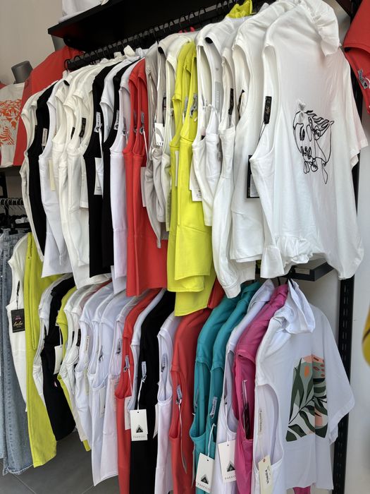 Дамски тениски. уникална материя! Нови!