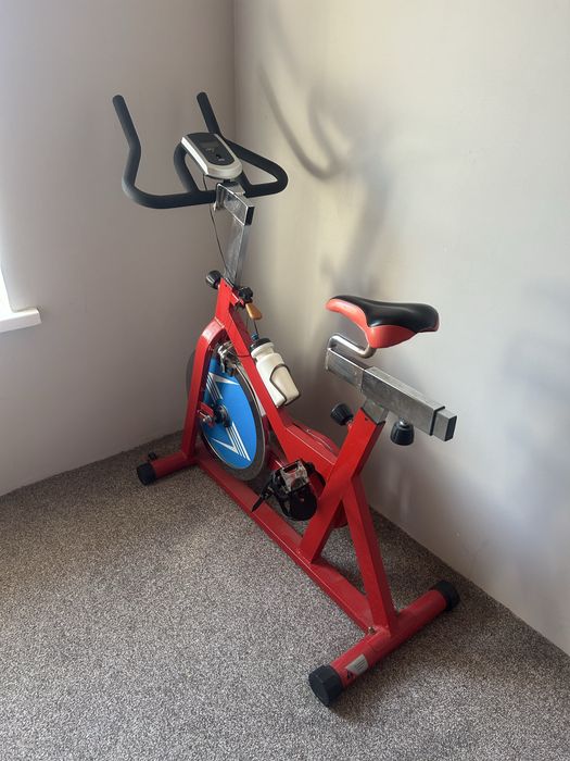 Велотренажер в хорошем состоянии