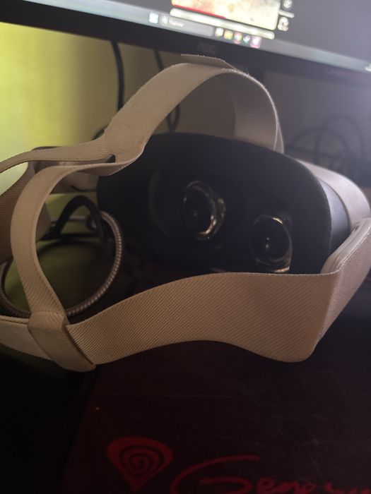 VR Oculus Meta Quest 3S с два контролера 128GB
