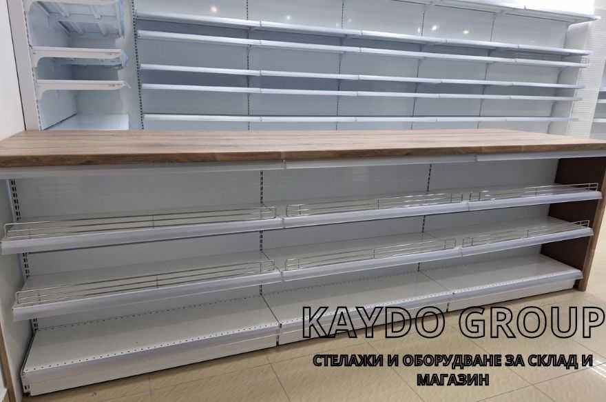 Касова зона от метал и дърво