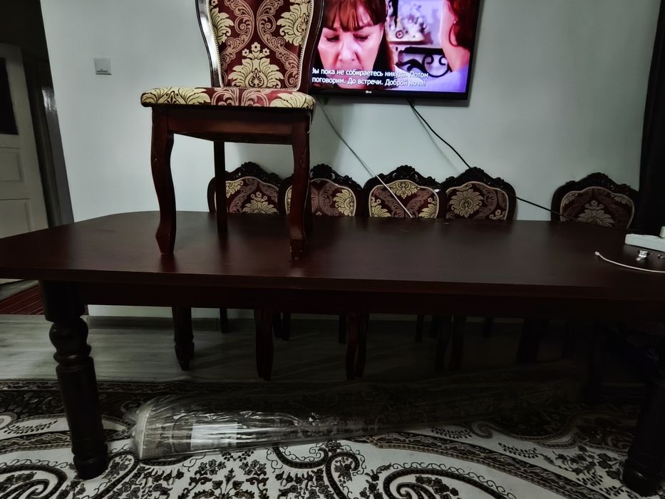 Продам стол 5 м сол стульями 18 штук