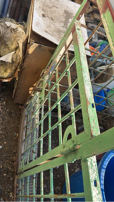 Вольер продается