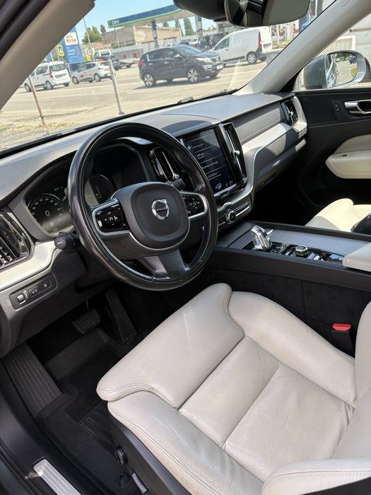 VOLVO XC60 2018 — imagine 3