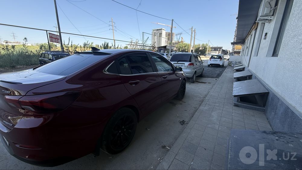 В продаже автомобиль проктически новый