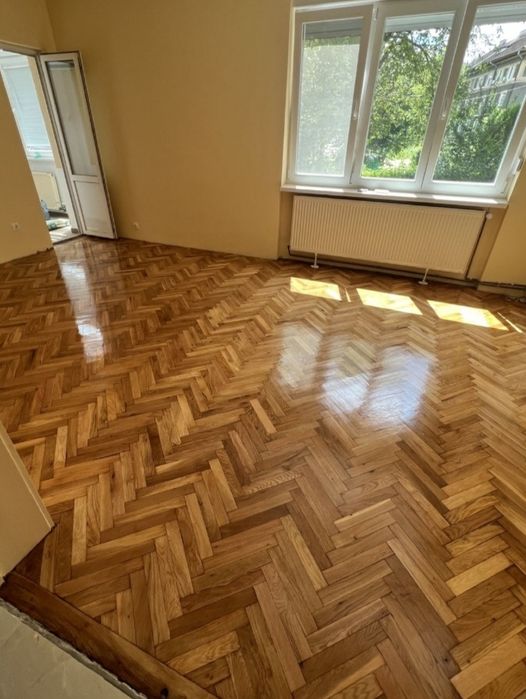 Raschetat,chituit,lăcuit parchetul