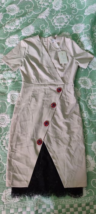 Продам платья новые с этикеткой