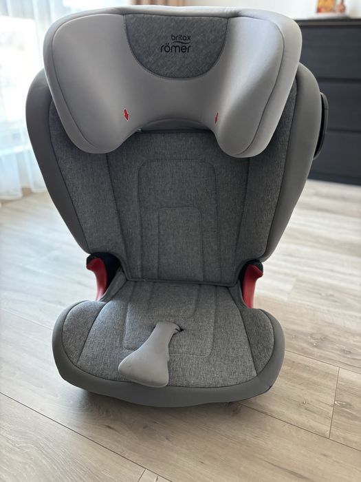 Детски стол за кола Britax Romer Kidfix III, M 15-36 kg, с ISOFIX