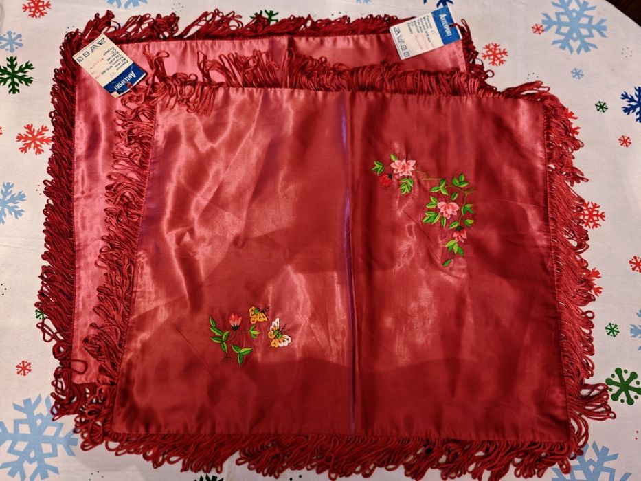 Пара новых наволочек Вьетнам (СССР)