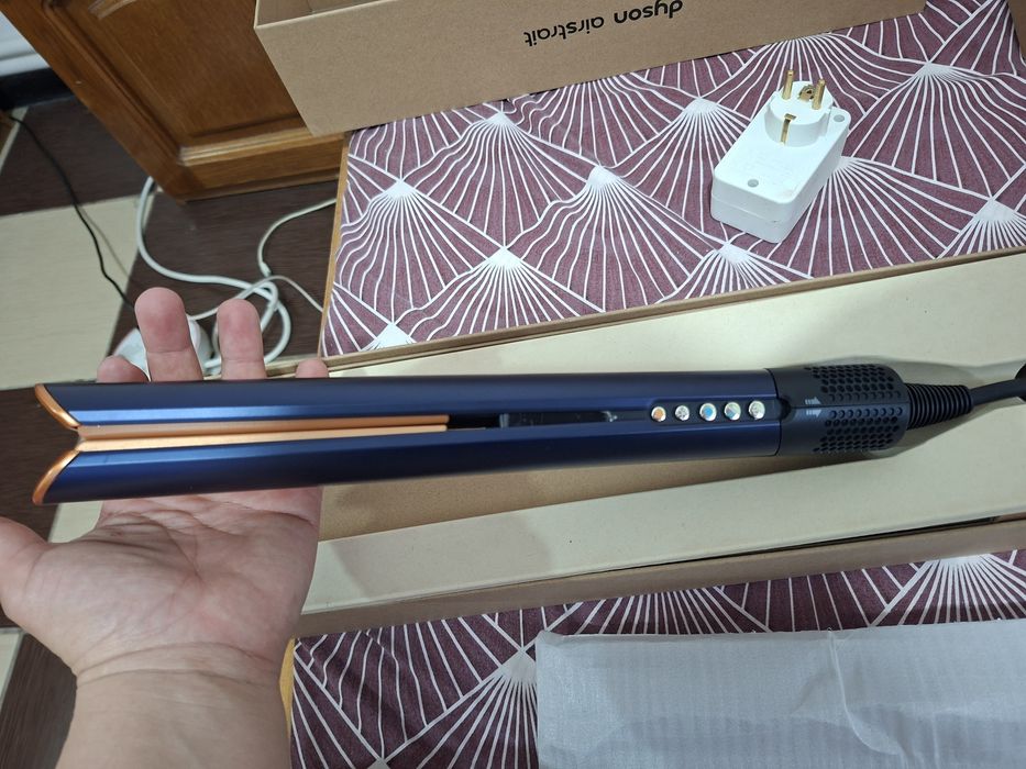 Placa Dyson pt indreptat si uscat parul in acelasi timp