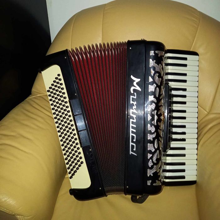 Vănd acordion marrinucci italian