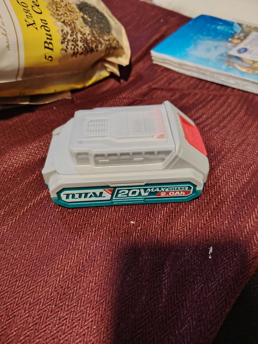 Акумулаторна батерия TOTAL Industrial, Li-Ion, 20 V, 2.0 Ah