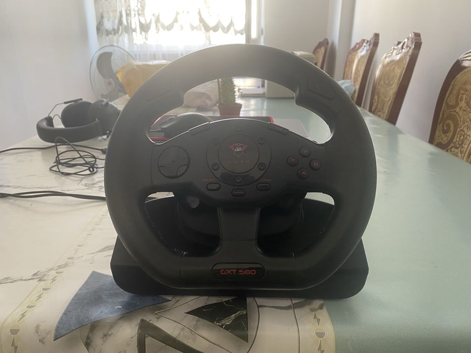 Игровой руль GXT 580 с педалями(цена договорная)
