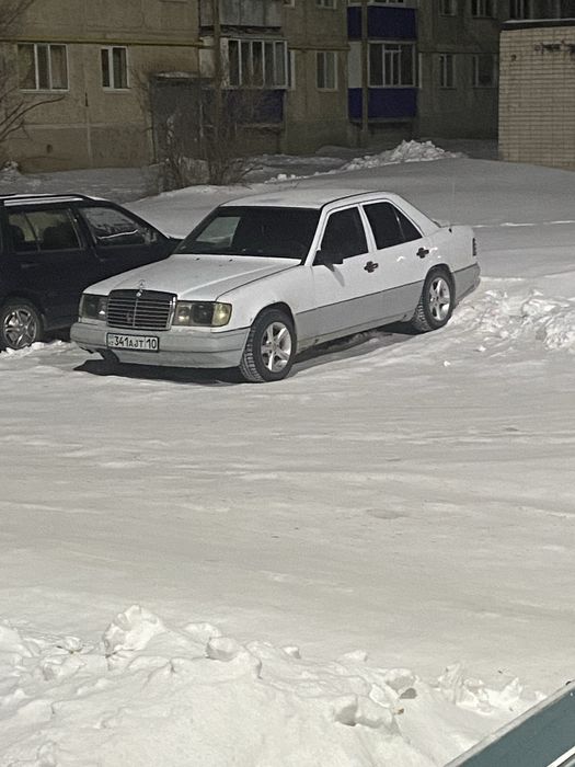 Мерседес 124 2.3