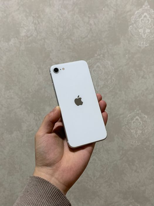 iPhone SE 2020 белый