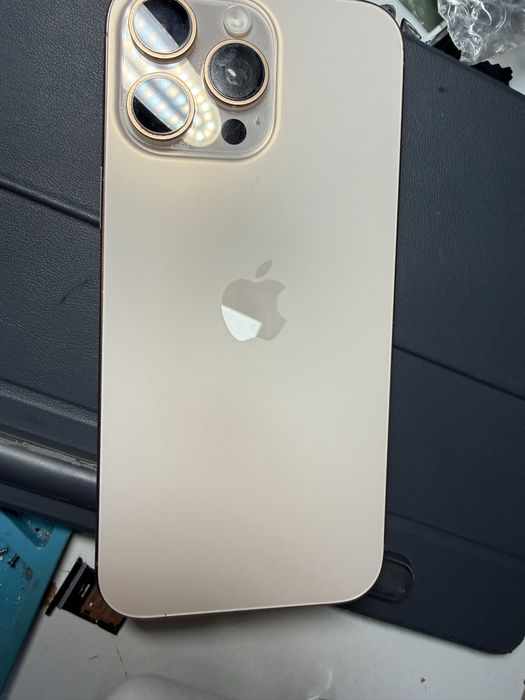 Iphone 16 pro max 256 като нов 100% батерия