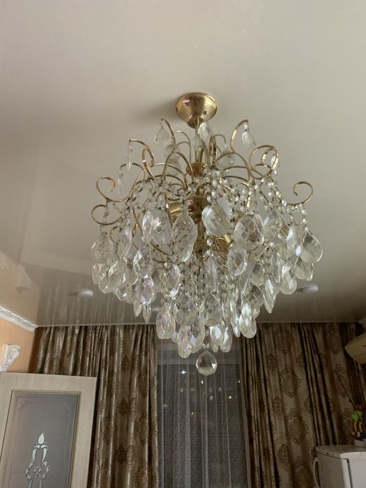Продаю большую люстру