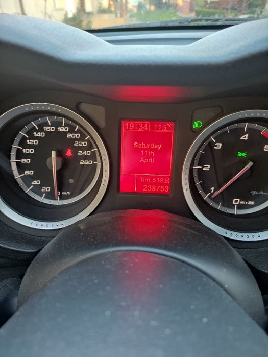 Vând Alfa Romeo 159