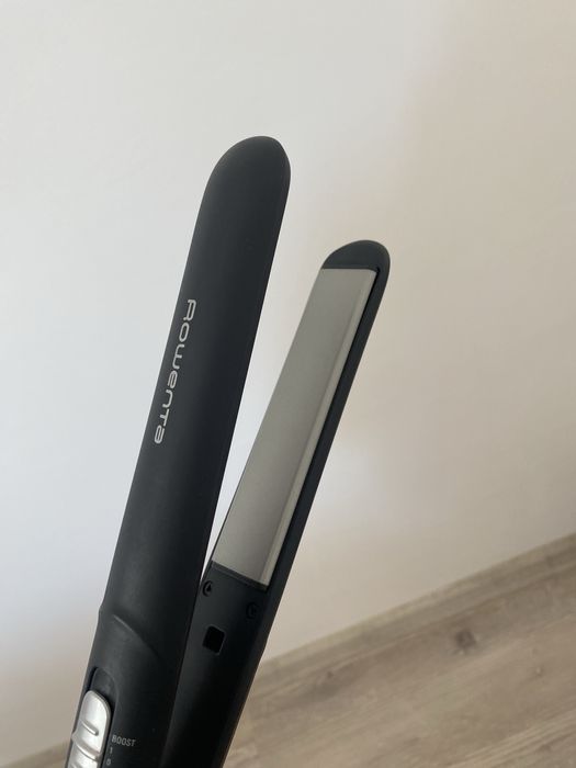 Продавам преса за изправяне на коса ROWENTA