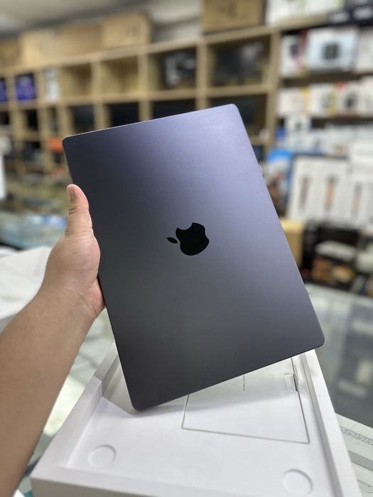 MacBook Pro  14 M5 16/512  б/у 6 цикл