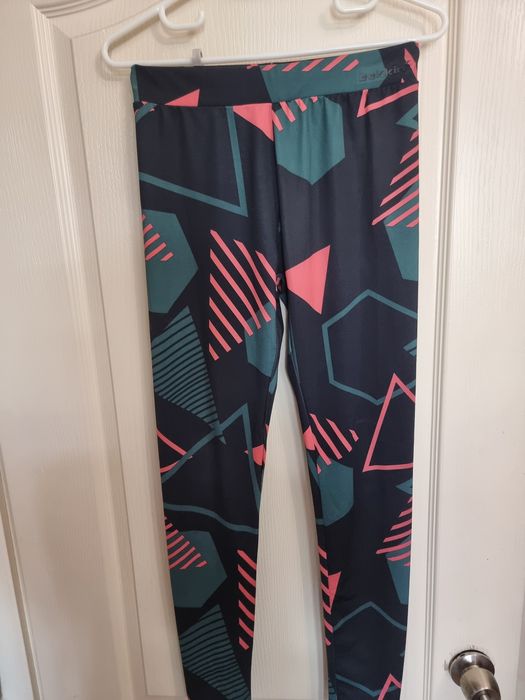 Клин и суитчър и спортен екип за момиче  около 150 см