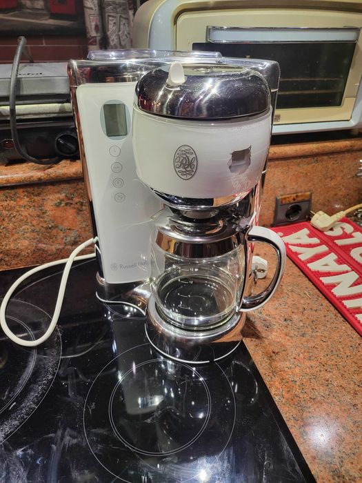 Кафемашина дизайнерска  с лeт дисплей Russell Hobbs
