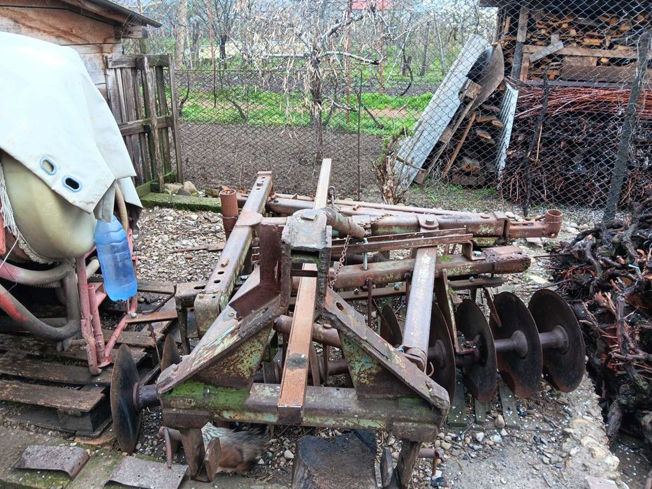 Vand disc tractor purtat in tiranti