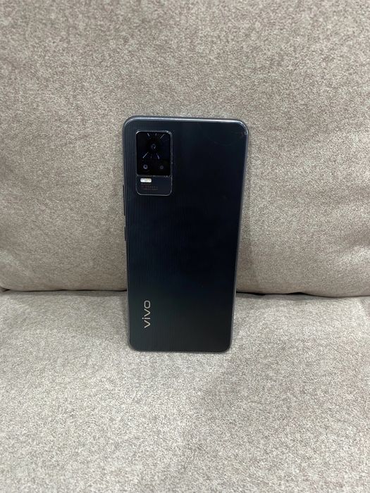 Телефон vivo v21e