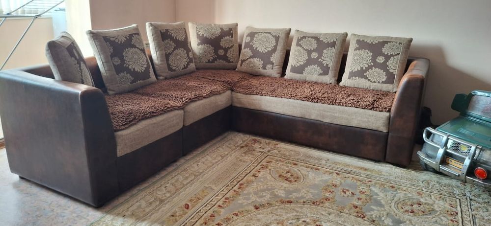 Продам диван уголок