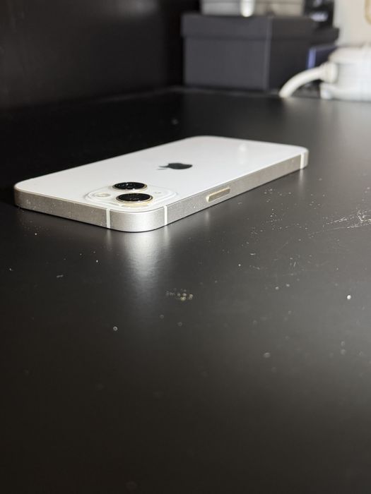 Iphone 13 128gb бял