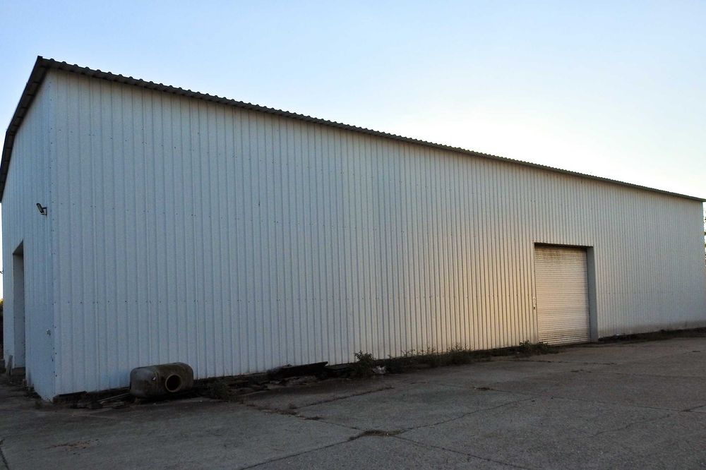 Fermă agricolă Hodoni, Timiș 2,3 ha, hale, birouri, cântar 50 t