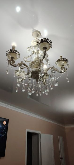 Продам люстра в хорошем состоянии