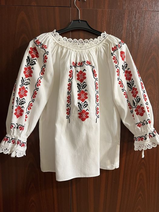 Camasa ie traditionala