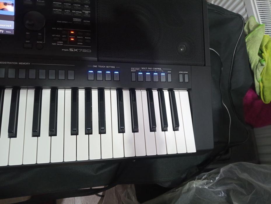 Yamaha psr sx 720 cu 2 seturi