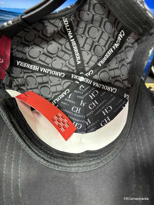 Каролина маркови шапки херрера carolina shapka lux