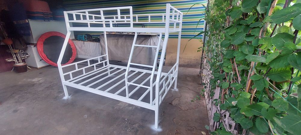 Кровать двухъярусная