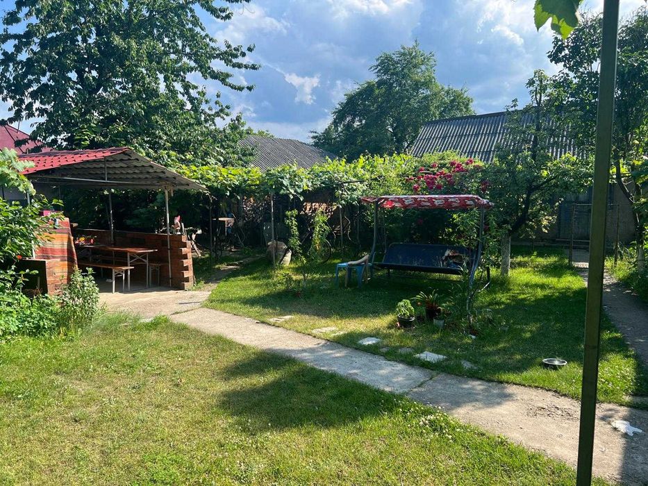Casa 60 mp Girov, 1500 mp teren, curte superba, iesire prund Cracau