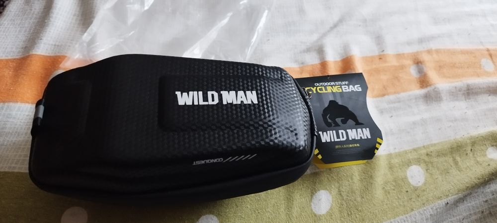 Водоустойчива велосипедна чанта Wildman E7s с щипка под нея, 0.8l черн