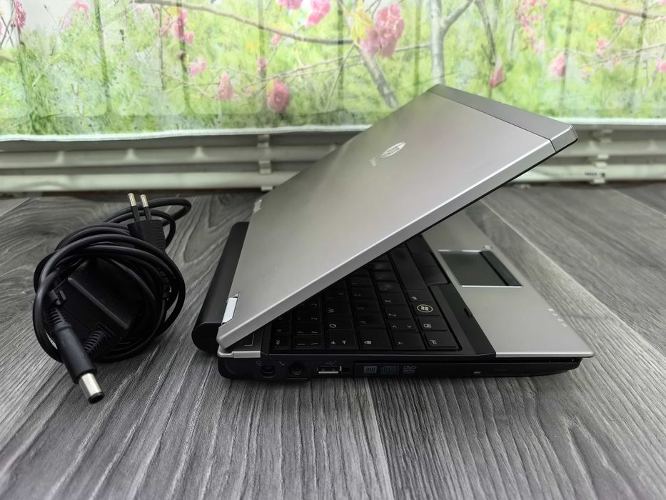 Laptop HP,procesor i7,hard SSD, tastatura iluminata,DDR3,diagnoza auto