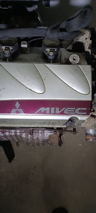 Двигатель 4G64 объем 2.4л  Мицубиси аутлендер 2004г.