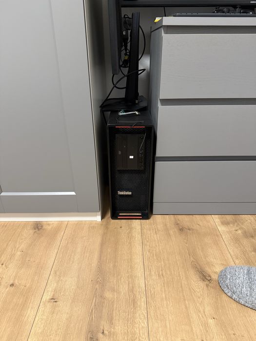 Lenovo P510 Thinkstation ( workstation, PC, Calcukator )