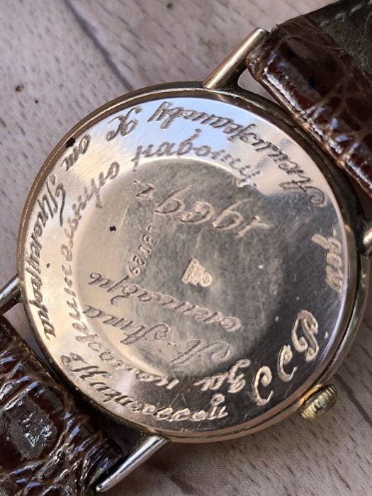 Часы золотые продаи